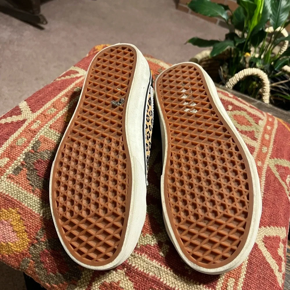 Vans Tan & Black Cheetah Skater Sneakers 9 women 7.5 men - Picture 8 of 14